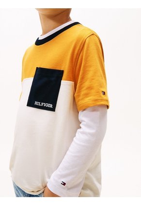 Camiseta Amarilla Con Diseño Colorblock Tommy Hilfiger