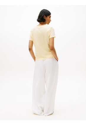 Camiseta Amarilla Con Cuello Redondo Y Logo Distintivo Tommy Hilfiger