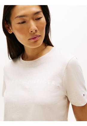 Camiseta Blanca Con Cuello Redondo Y Logo Distintivo Tommy Hilfiger