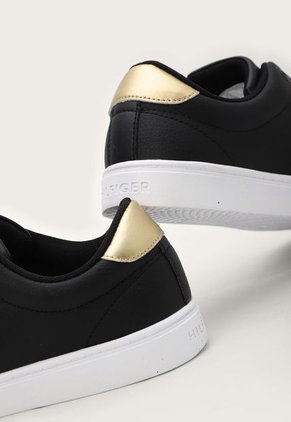 Tenis Lifestyle Negro-Dorado-Blanco Tommy Hilfiger Essential