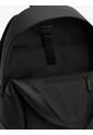 Morral Negro Texturizada Con Logo Metálico Tommy Hilfiger de Tommy Hilfiger