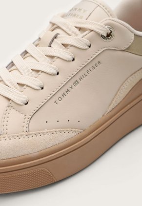 Tenis Lifestyle Beige-Café-Dorado Tommy Hilfiger