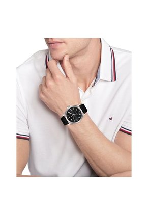 Reloj Tommy Hilfiger Modelo 1710668 Negro Hombre