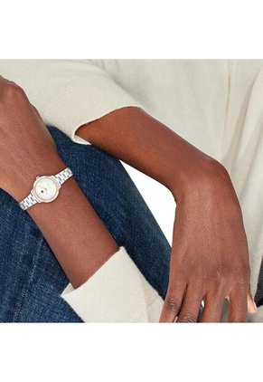 Reloj Tommy Hilfiger Modelo 1782814 Plateado Mujer