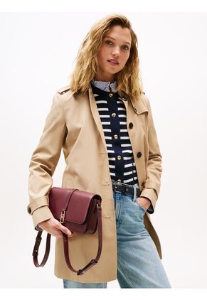 Bolso Rojo Cruzado Con Solapa Y Monograma TH Tommy Hilfiger