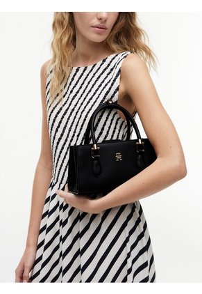 Bolso Negro Mini Satchel Con Insingia TH Tommy Hilfiger