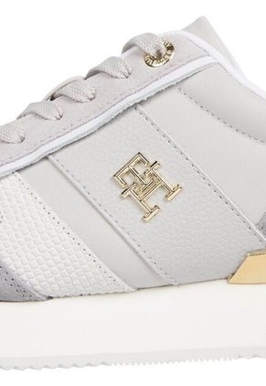 Tenis Gris Con Paneles Metalizados Tommy Hilfiger