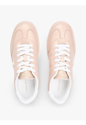 Tenis Beige De Cuero Con Monograma Metalizado Tommy Hilfiger