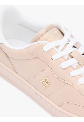 Tenis Beige De Cuero Con Monograma Metalizado Tommy Hilfiger
