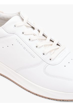 Tenis Blanco De Cuero Con Logo En Bajo Relieve Tommy Hilfiger