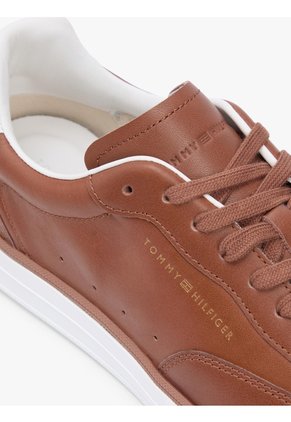 Tenis Marrón De Cuero Con Logo Metalizado Tommy Hilfiger