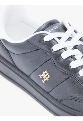 Tenis Negro De Cuero Con Monograma Metalizado Tommy Hilfiger