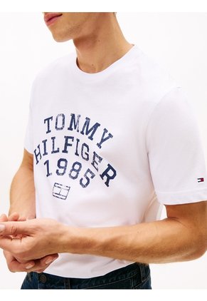 Camiseta Blanca De Cuello Redondo Con Logo Gráfico Tommy Hilfiger