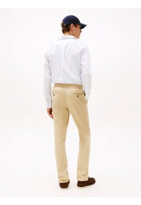 Pantalón Beige Chino Harlem Con Pierna Cónica Tommy Hilfiger