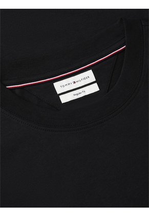 Camiseta Negra De Corte Regular Con Logo Box Flag Tommy Hilfiger