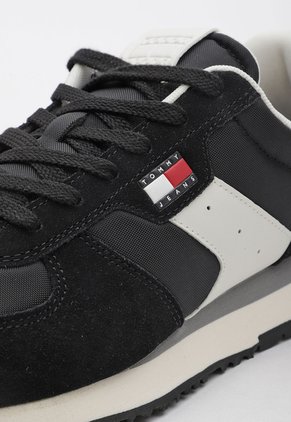 Tenis Lifestyle TOMMY HILFIGER Eva Runner Negro