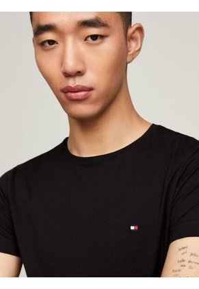 Camiseta Manga Corta Negro Slim Fit Esencial