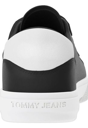 Tenis Negro De Cuero Con Cierre De Velcro Tommy Hilfiger