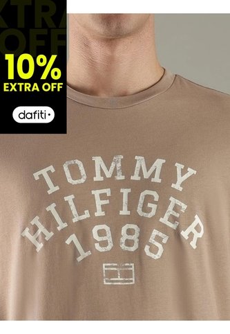 Camiseta Beige De Cuello Redondo Con Logo Gráfico Tommy Hilfiger Tommy Hilfiger