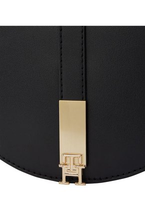 Bolso Negro Saddle Heritage Con Correa Cruzada Tommy Hilfiger