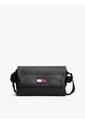 Bolso Negro Cruzado Con Solapa Tommy Hilfiger de Tommy Hilfiger