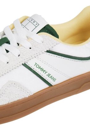 Tenis Blanco The Greenwich De Cuero Tommy Hilfiger
