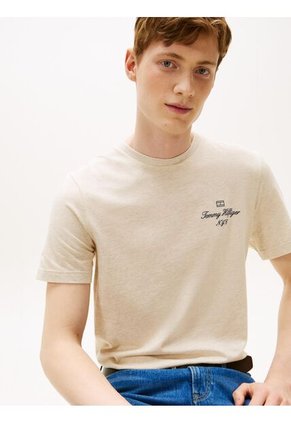 Camiseta Gris Con Logo NYC Y Logo Delineado Tommy Hilfiger