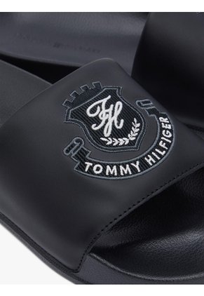 Sandalias Negro Con Aplicación De Escudo Tommy Hilfiger