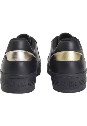 Tenis Negro De Cuero Con Suela Gruesa Tommy Hilfiger