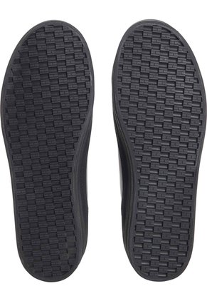 Tenis Negro De Cuero Con Suela Gruesa Tommy Hilfiger