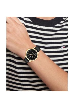 Reloj Tommy Hilfiger Modelo 1782866 Negro Mujer