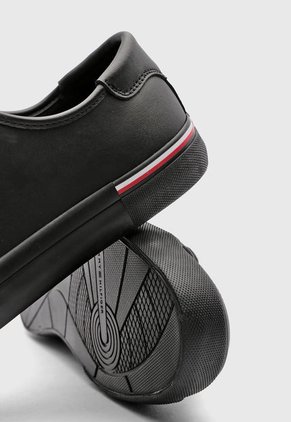Tenis TOMMY HILFIGER Negro