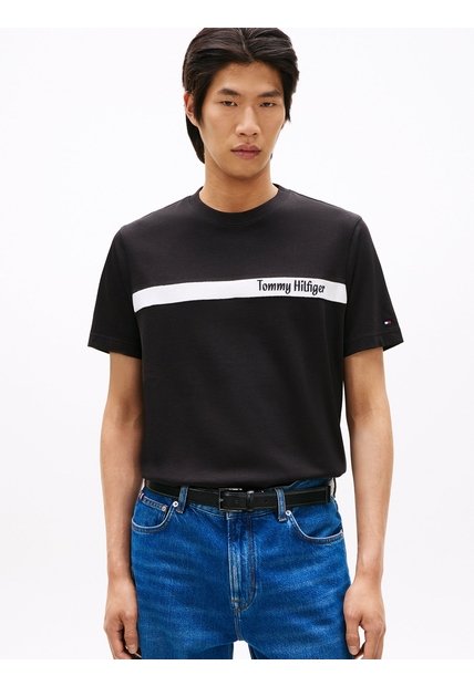 Camiseta Negra Con Diseño De Rayas Gráfica En El Pecho Tommy Hilfiger