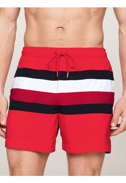 Traje Rojo De Baño De Medio Largo Y Diseño Global Stripe Tommy Hilfiger