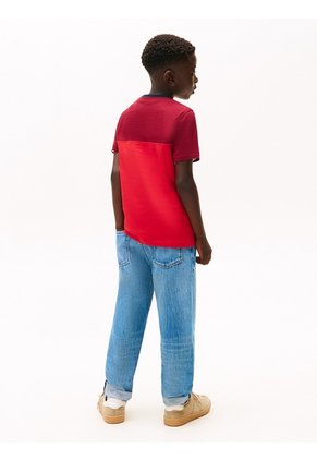 Camiseta Roja Para Niño Con Diseño Colorblock Tommy Hilfiger