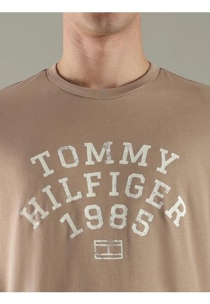 Camiseta Beige De Cuello Redondo Con Logo Gráfico Tommy Hilfiger