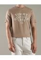 Camiseta Beige De Cuello Redondo Con Logo Gráfico Tommy Hilfiger de Tommy Hilfiger