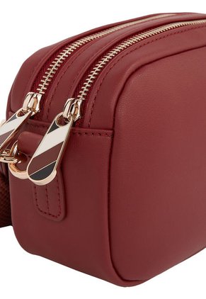 Bolso Rojo Cruzado Con Insignia Del Monograma TH Tommy Hilfiger