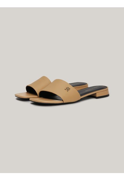 Mules Beige De Cuero Con Insignia TH Monogram Tommy Hilfiger