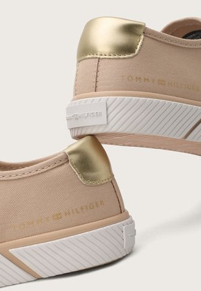 Tenis Lifestyle Beige-Dorado-Blanco Tommy Hilfiger