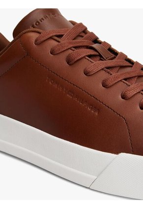 Tenis Marrón En Cuero Con Logo Tommy Hilfiger
