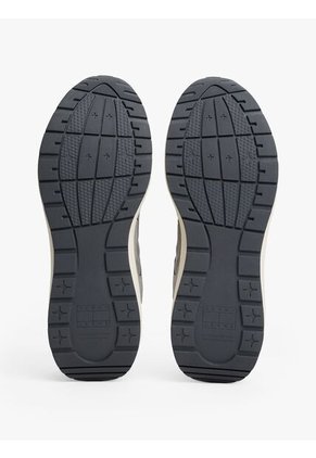 Tenis Gris Con Texturas Mixtas Y Logo Tommy Hilfiger