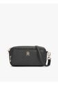 Bolso Negro Cruzado Tipo Cámara Con Monogramas TH Tommy Hilfiger de Tommy Hilfiger
