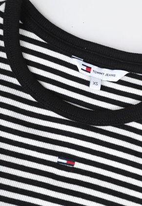 Camiseta TOMMY HILFIGER Essential Negro