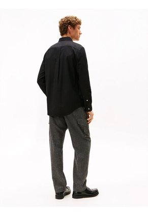 Camisa Negra De Corte Regular Con Logo Bordado Tommy Hilfiger