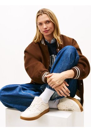 Tenis Beige Con Monograma TH Tommy Hilfiger