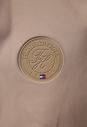 Chaqueta TOMMY HILFIGER Café