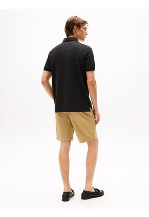 Polo Negro De Corte Regular Con Logo En El Pecho Tommy Hilfiger