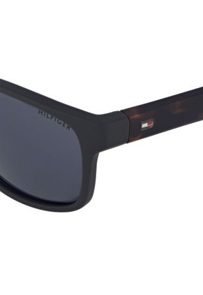 LENTES TOMMY HILFIGER OUTLOOK PARA HOMBRE MP OM347
