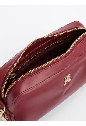 Bolso Rojo De Hombro Con Insignia Del Monograma TH Tommy Hilfiger